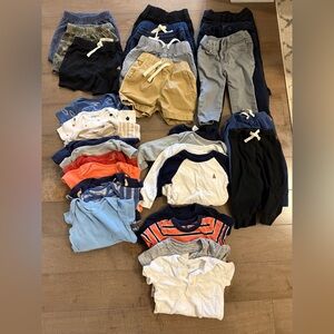 Size 12-18 Month Large Lot of Baby Boy Clothes Tops Pants Shorts Gap Old Navy